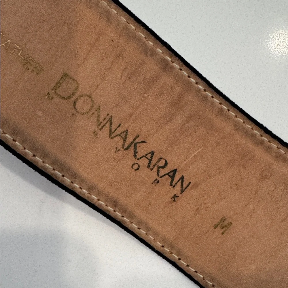 Vintage Donna Karan wide black suede belt with a large gold-tone buckle - Picture 4 of 12